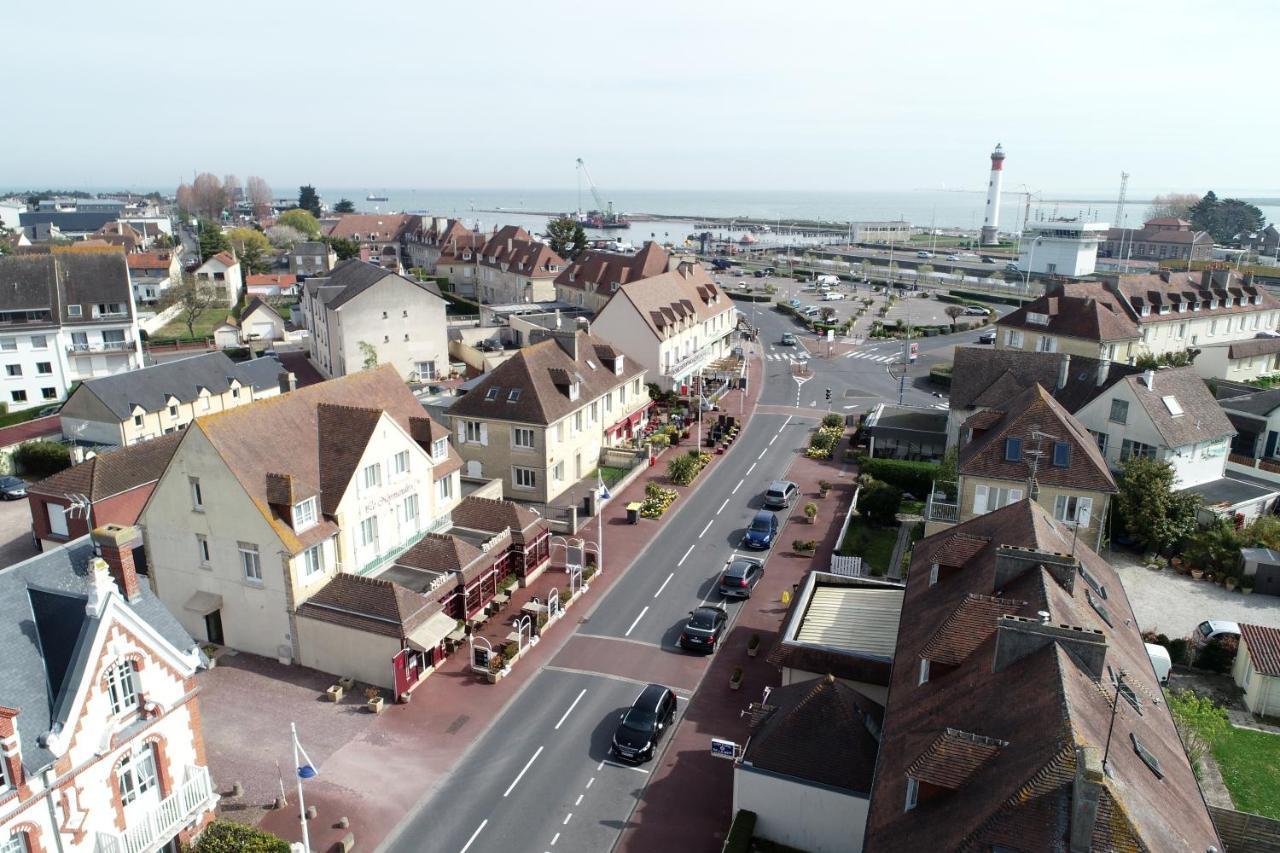 Hotel-Restaurant Le Normandie Luc-sur-Mer Eksteriør billede